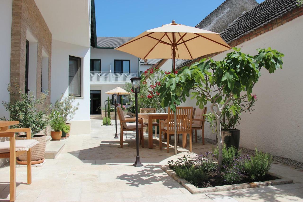 Haus Renee Bed & Breakfast Podersdorf am See Exterior photo