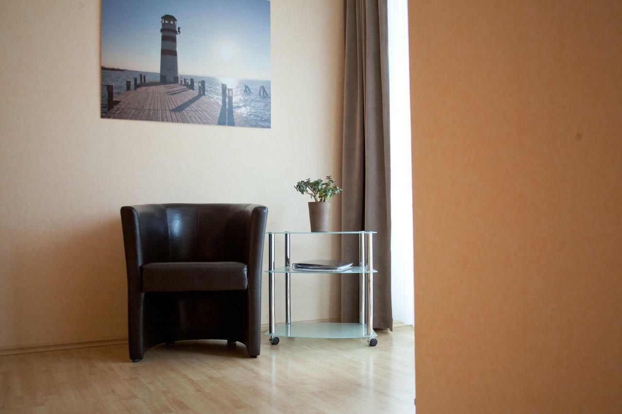 Haus Renee Bed & Breakfast Podersdorf am See Exterior photo