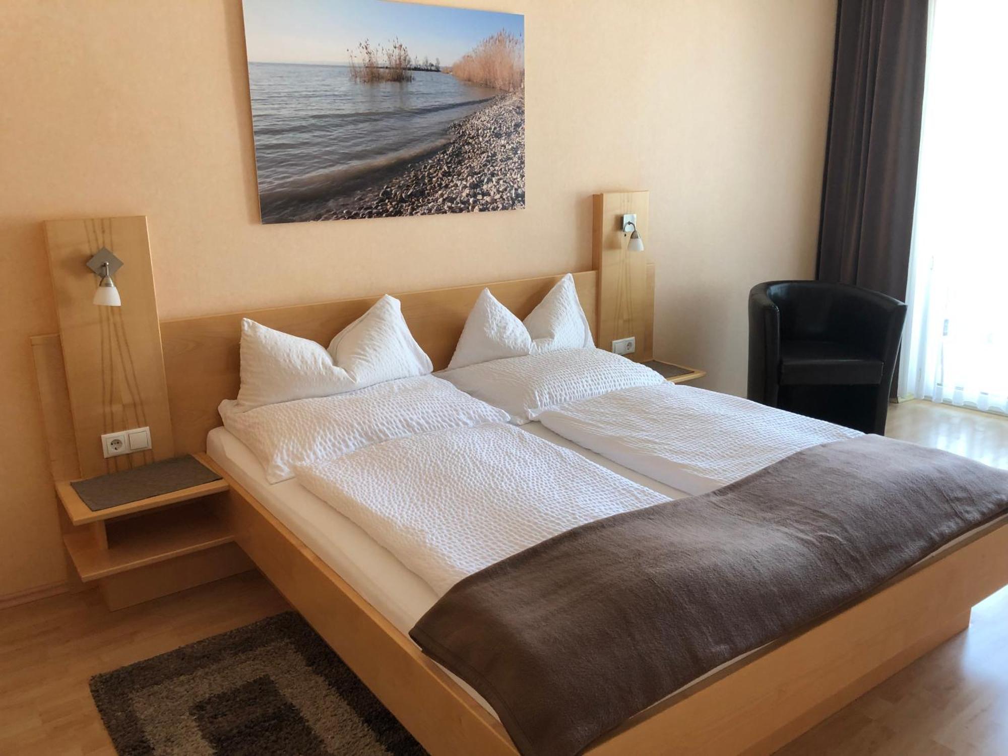 Haus Renee Bed & Breakfast Podersdorf am See Exterior photo